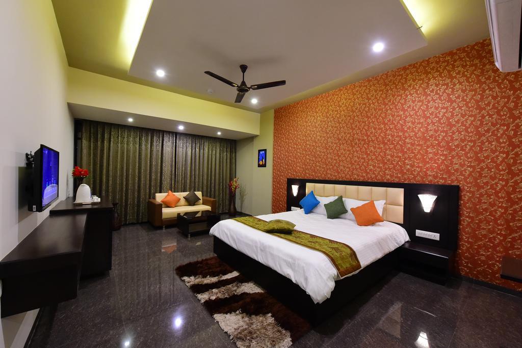 Hotel Opulence Nadiad Exterior photo