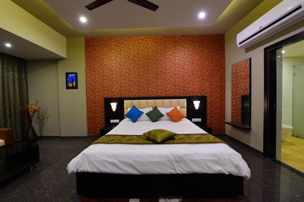 Hotel Opulence Nadiad Exterior photo