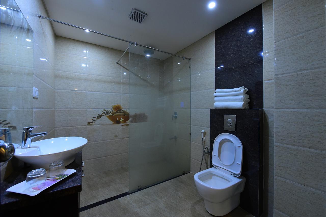 Hotel Opulence Nadiad Exterior photo